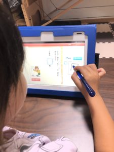 進研ゼミ小学講座のタブレット